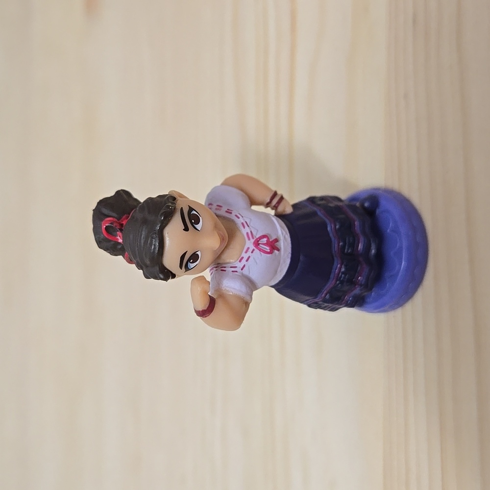 Jakks Disney Encanto Luisa Mini Figure 2 Inches